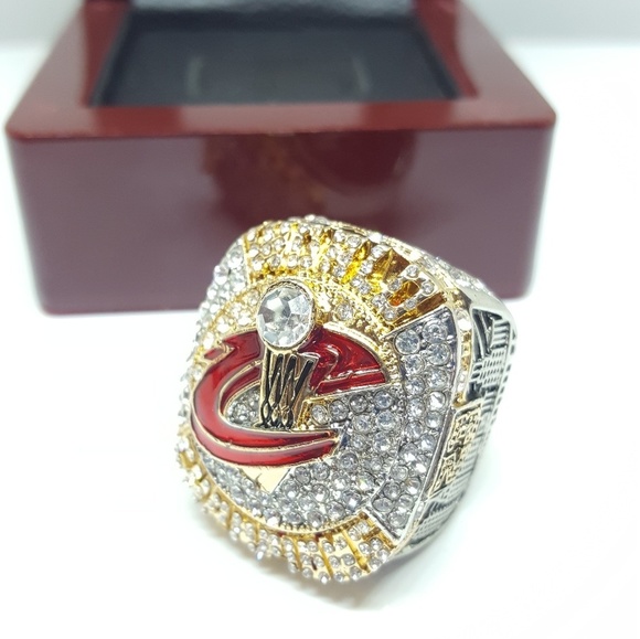 Cleveland Cavaliers Fan Edition Championship Ring Lebron James - Picture 2 of 8
